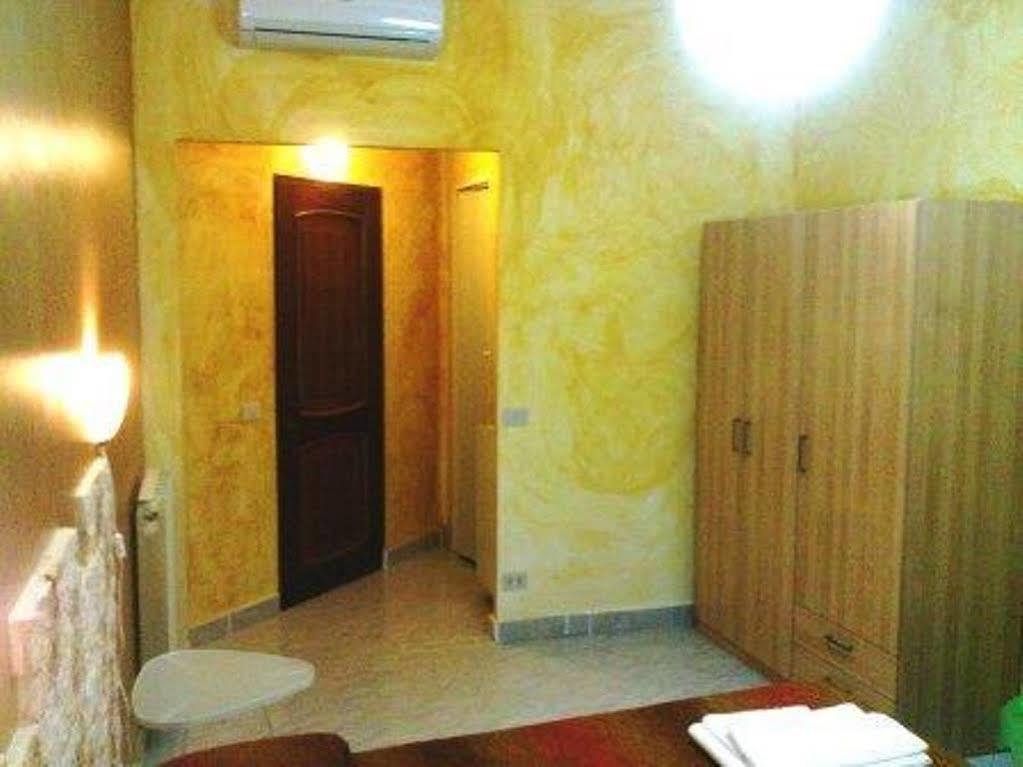 Gigi Holiday Rooms Roma Exterior foto