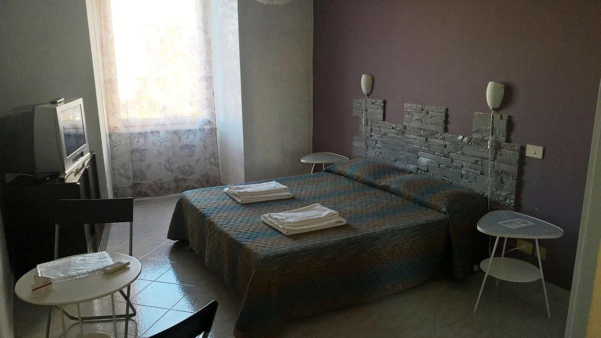 Gigi Holiday Rooms Roma Exterior foto