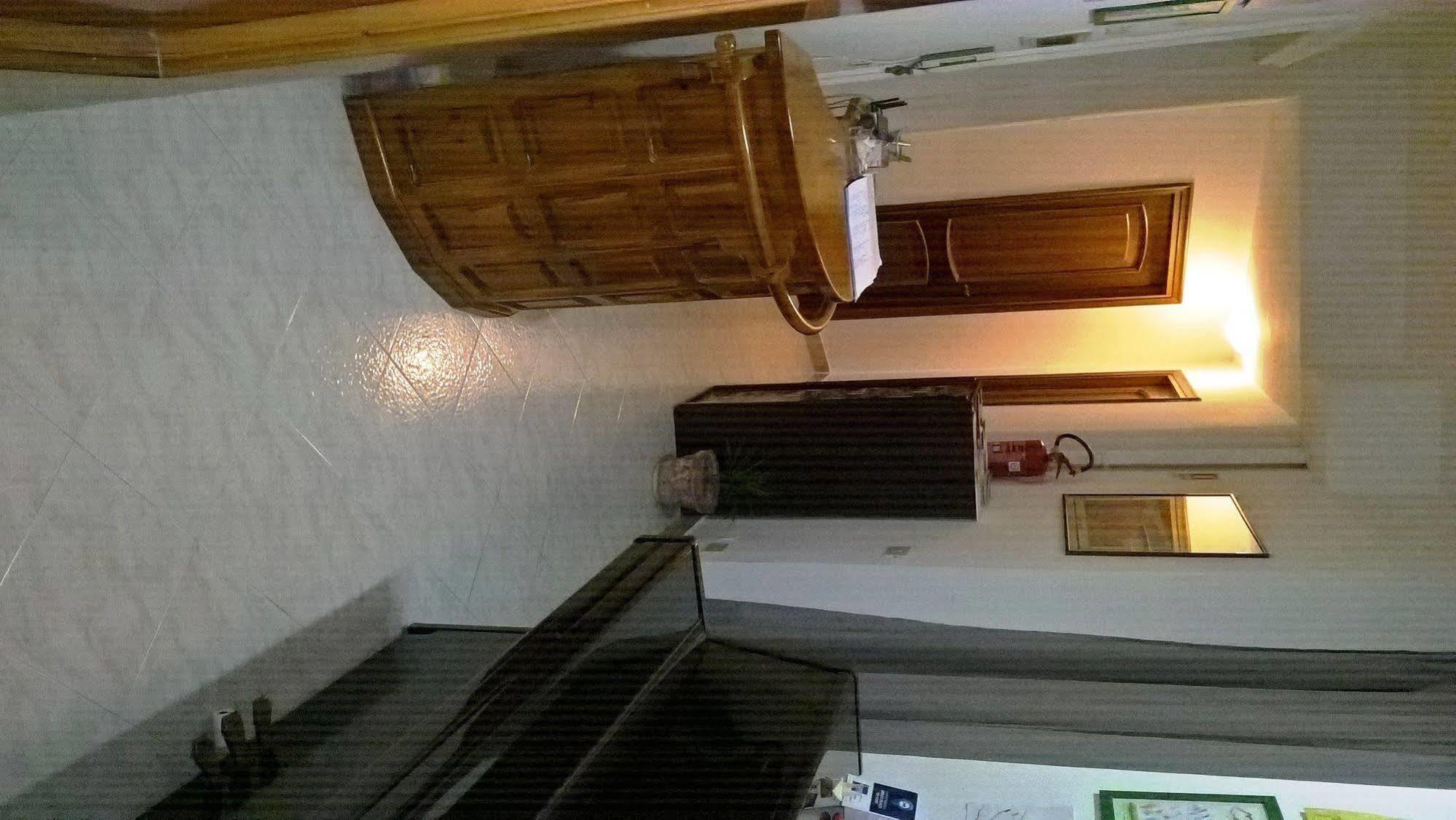 Gigi Holiday Rooms Roma Exterior foto