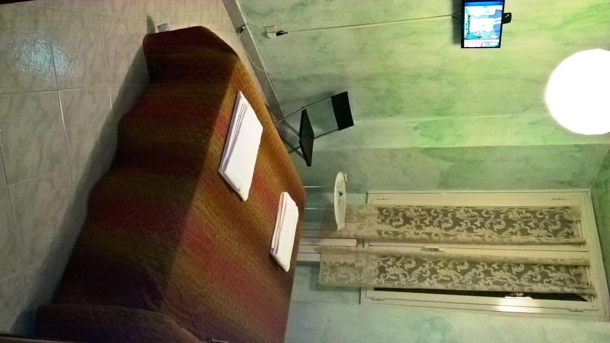 Gigi Holiday Rooms Roma Exterior foto